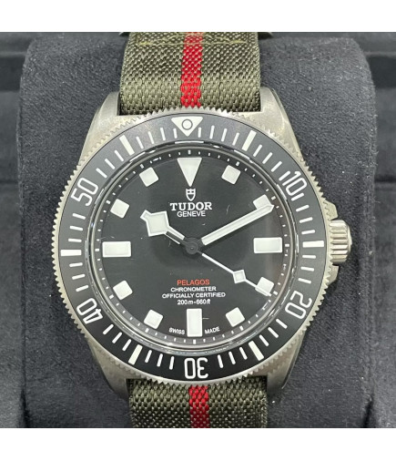 Tudor Pelagos FXD 42mm Titanio Año 2024 Nuevo pegatinas Ref: M25717N full set