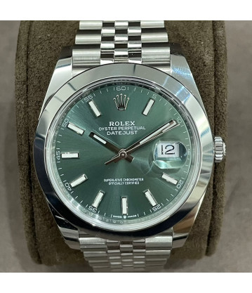 Rolex Date Just 41mm Ref. 126300 Dial Mint Green Jubile Año 2025 full set