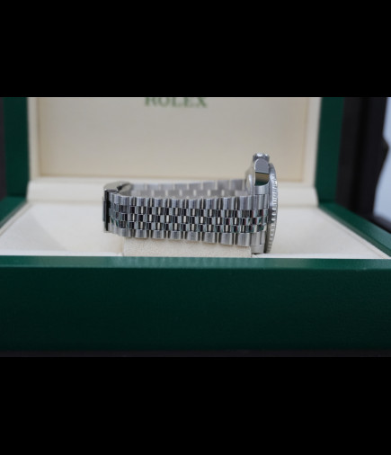 ROLEX GMT Batgirl Ref. 126710BLNR Año 2025 Nuevo Full set.