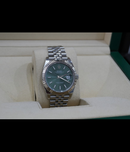 DateJust 41mm Ref.126334 Esfera Verde año 2024 full set con estuche y Documentacion.