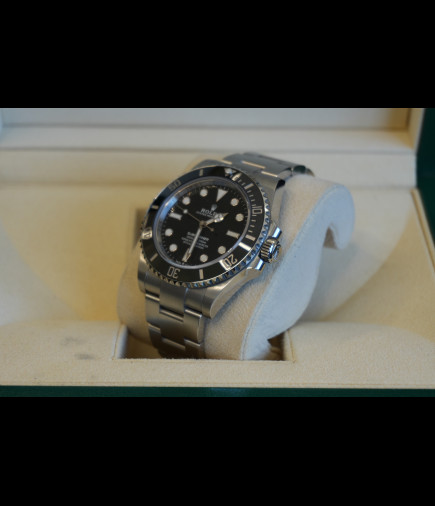 Rolex Submariner Sin Fecha Ref.124060 41mm año 2021 Full set