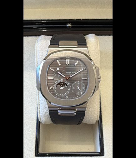 Patek Philippe 5712/G Oro Blanco año 2021 con estuche y documentación.