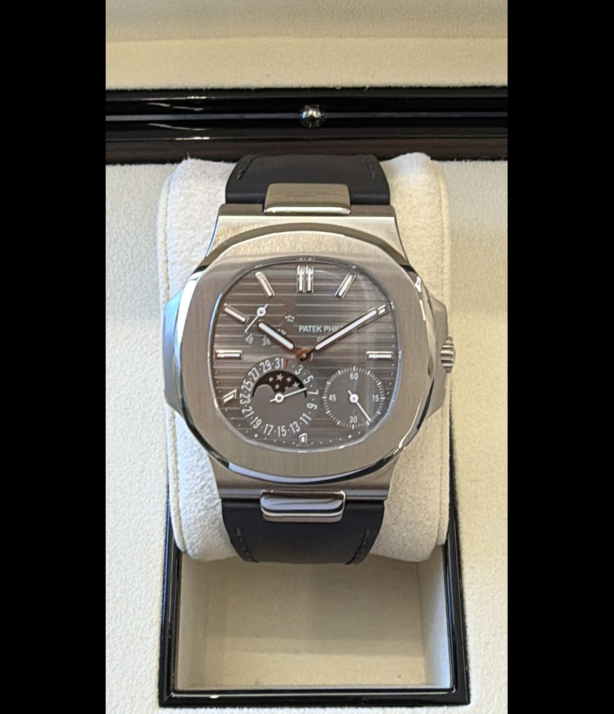 Patek Philippe 5712/G Oro Blanco año 2021 con estuche y documentación.