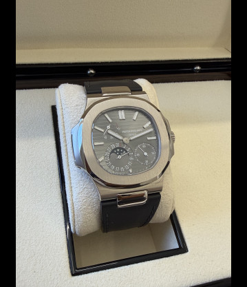 Patek Philippe 5712/G Oro Blanco año 2021 con estuche y documentación.