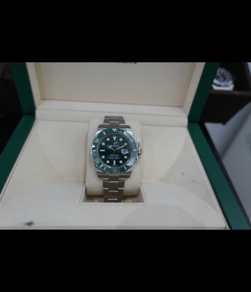 Submariner Date Dial y Esfera Verde ( HULK ) Ref.116610LV año 2019 full pegatinas con estuche y documentacion.