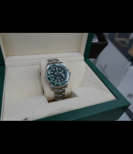 Submariner Date Dial y Esfera Verde ( HULK ) Ref.116610LV año 2019 full pegatinas con estuche y documentacion.