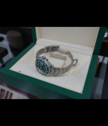 Submariner Date Dial y Esfera Verde ( HULK ) Ref.116610LV año 2019 full pegatinas con estuche y documentacion.