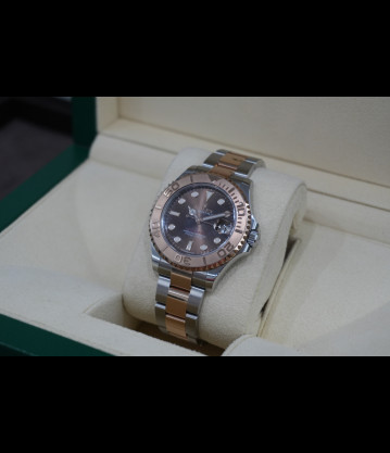 Rolex Yacht-Master 40mm Acero y oro Rosa, Esfera color Negro año 2022 Ref: 126621 con Estuche y Documentacion.