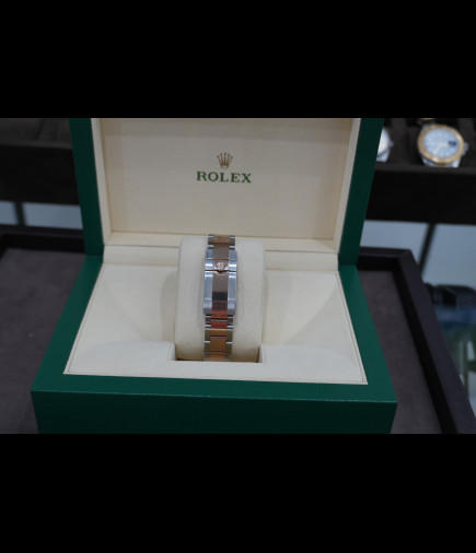 Rolex Yacht-Master 40mm Acero y oro Rosa, Esfera color Negro año 2022 Ref: 126621 con Estuche y Documentacion.