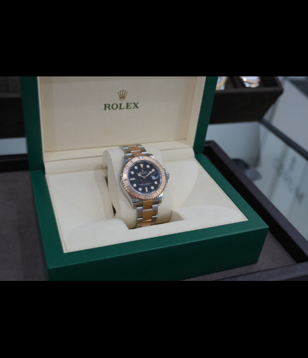 Rolex Yacht-Master 40mm Acero y oro Rosa, Esfera color Negro año 2022 Ref: 126621 con Estuche y Documentacion.