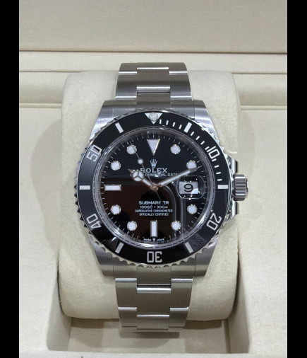 Rolex Submariner Date 41mm Nuevo  a Estrenar Ref. 126610LN Año 2026 estuche y documentación.