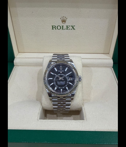 Sky Dweller ref.336934 Esfera Negra año 2025  jubilee 42mm calendario anual con estuche y documentación.