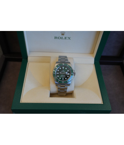 Rolex Submariner Date Dial Verde Esfera Verde ( HULK ) Ref.116610LV año 2016 full set y stikers.