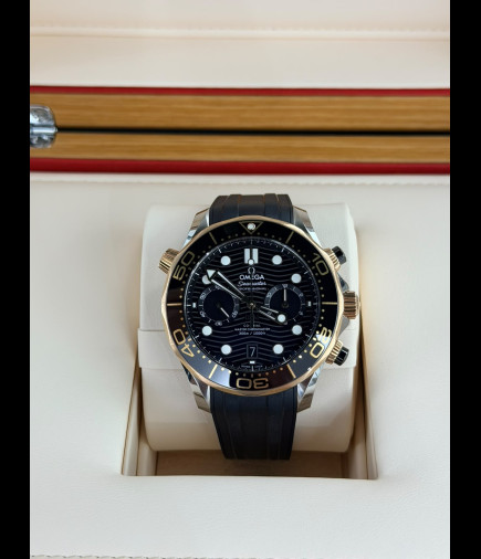 Omega Seamaster Diver 300M Master Chronometer Chronograph 44 mm (Steel & Sedna™ Gold) Ref. 210.22.44.51.01.001 Año 2022 Full Set