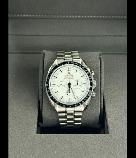 Omega Speedmaster Professional Moonwatch Master Chronometer 42 mm "White Dial" Ref. 310.30.42.50.04.001 Año 2025 Full Set